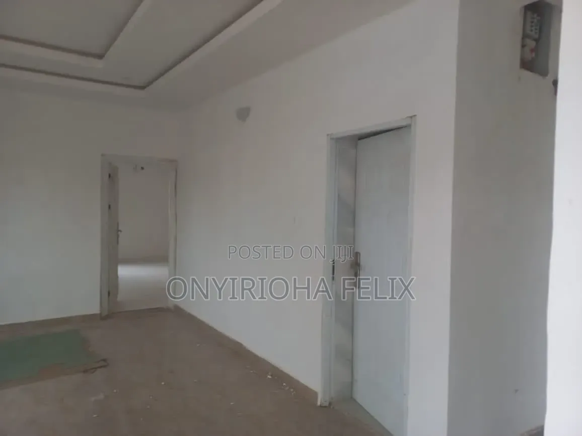 35m2 Shop Space in Bunkoro
