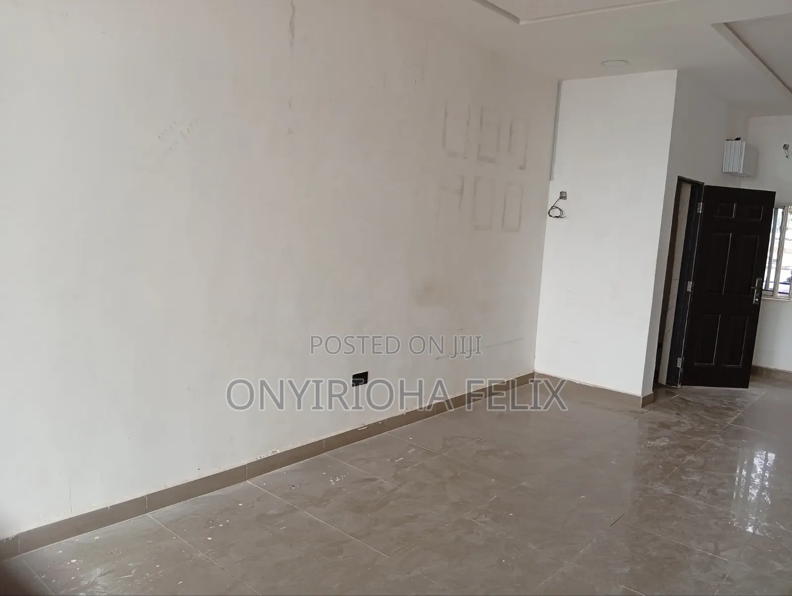 35m2 Shop Space in Bunkoro