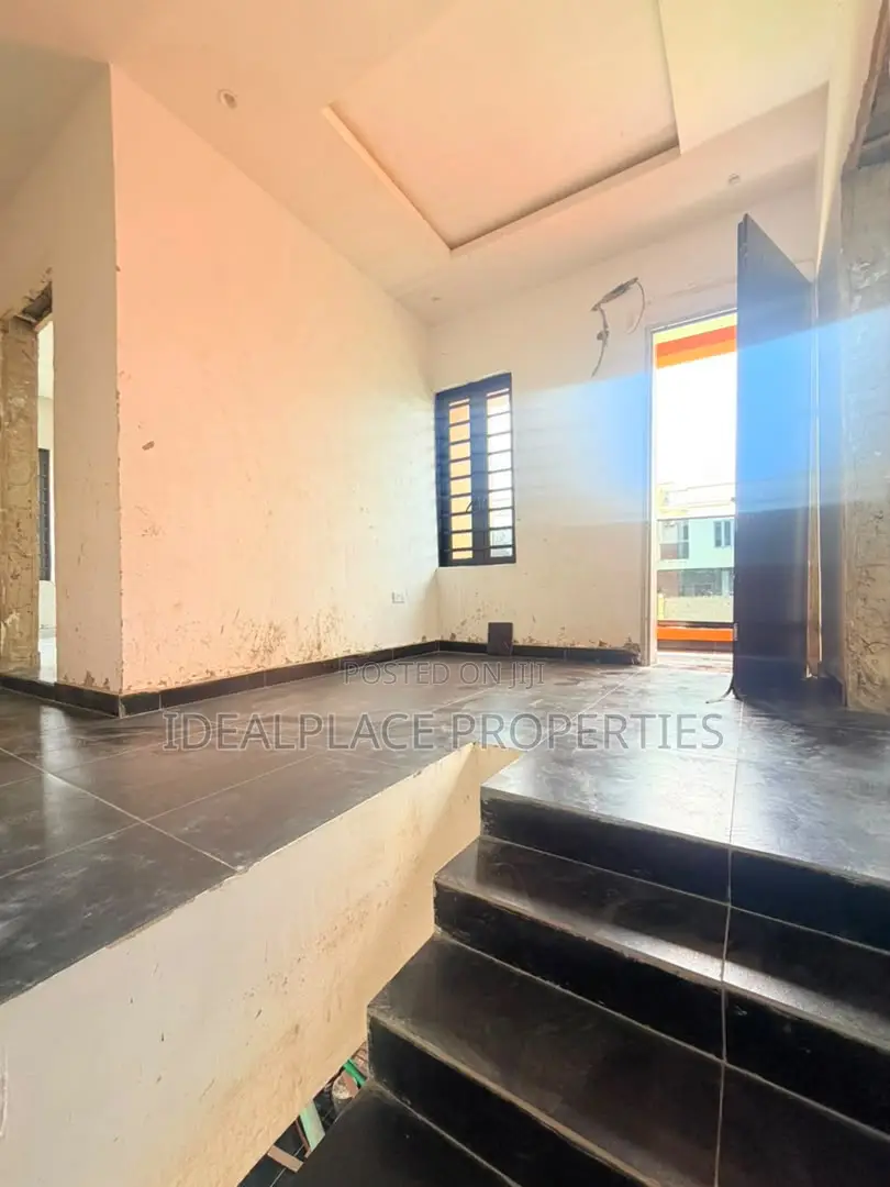 4bdrm Duplex in GRA Phase 1 for sale in GRA Phase 1