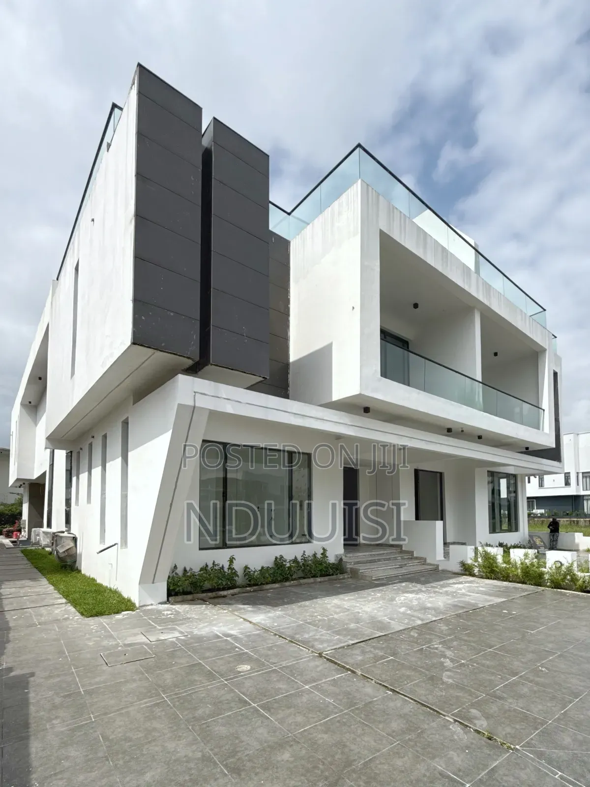 5bdrm Duplex in Cowrie Creek Estate, Ikate for sale in Ikate
