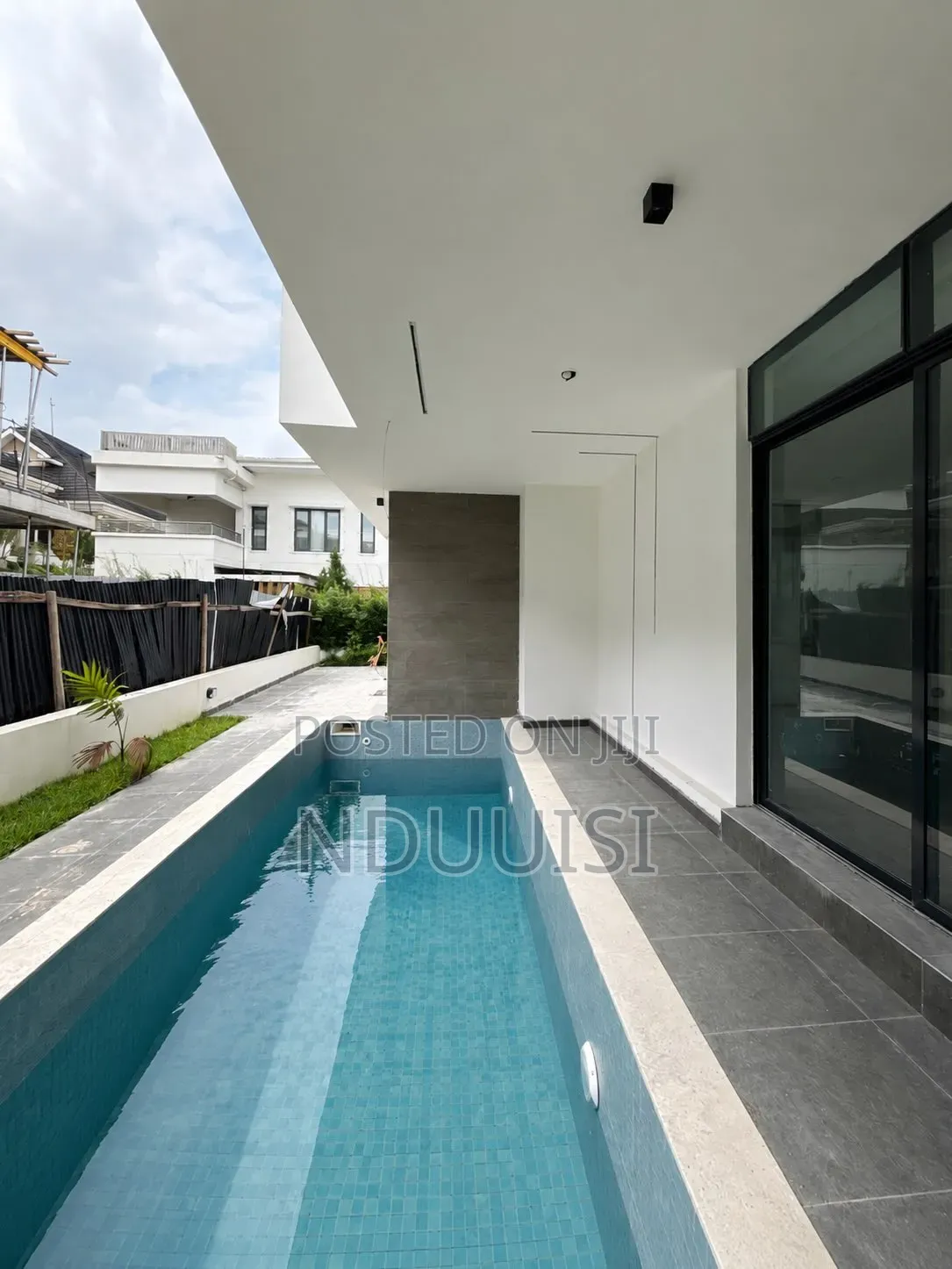 5bdrm Duplex in Cowrie Creek Estate, Ikate for sale in Ikate