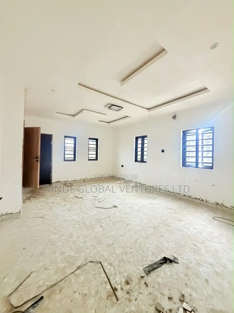 4bdrm Duplex in Ilupeju for sale in Ilupeju