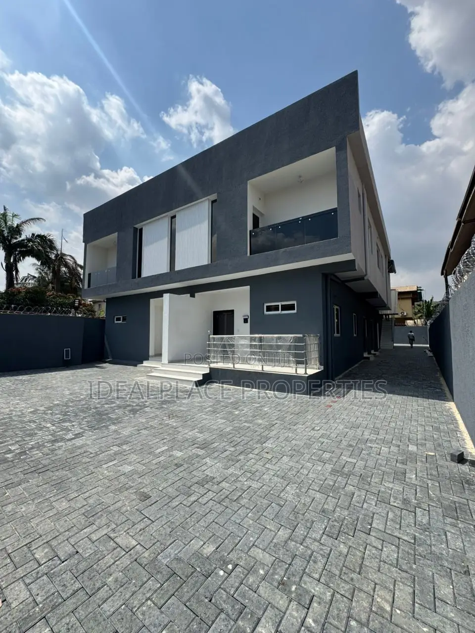3bdrm Duplex in Oregun for sale in Oregun