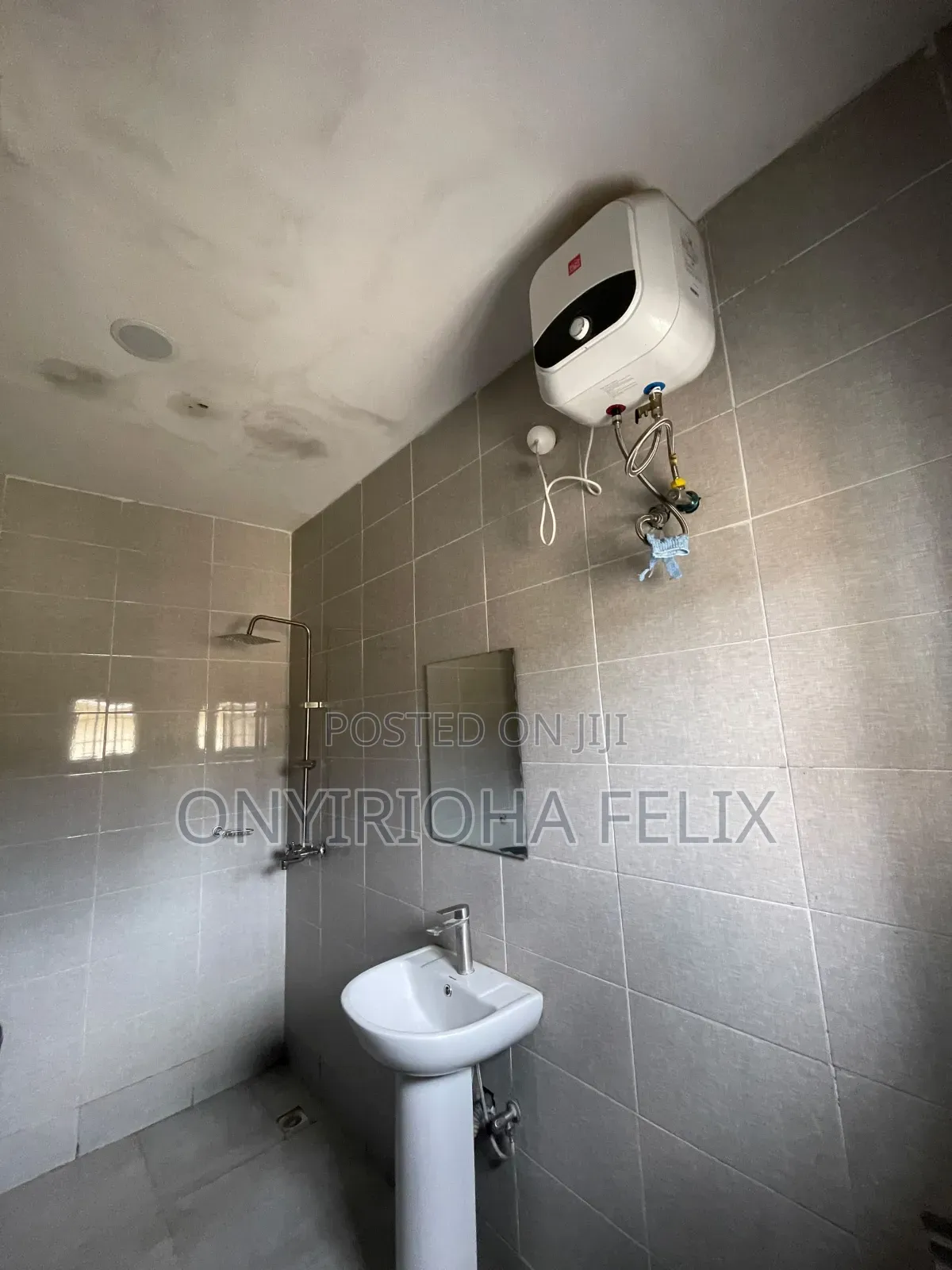 Furnished 2bdrm Block of Flats in Estate Around, Life Camp for rent in Life Camp