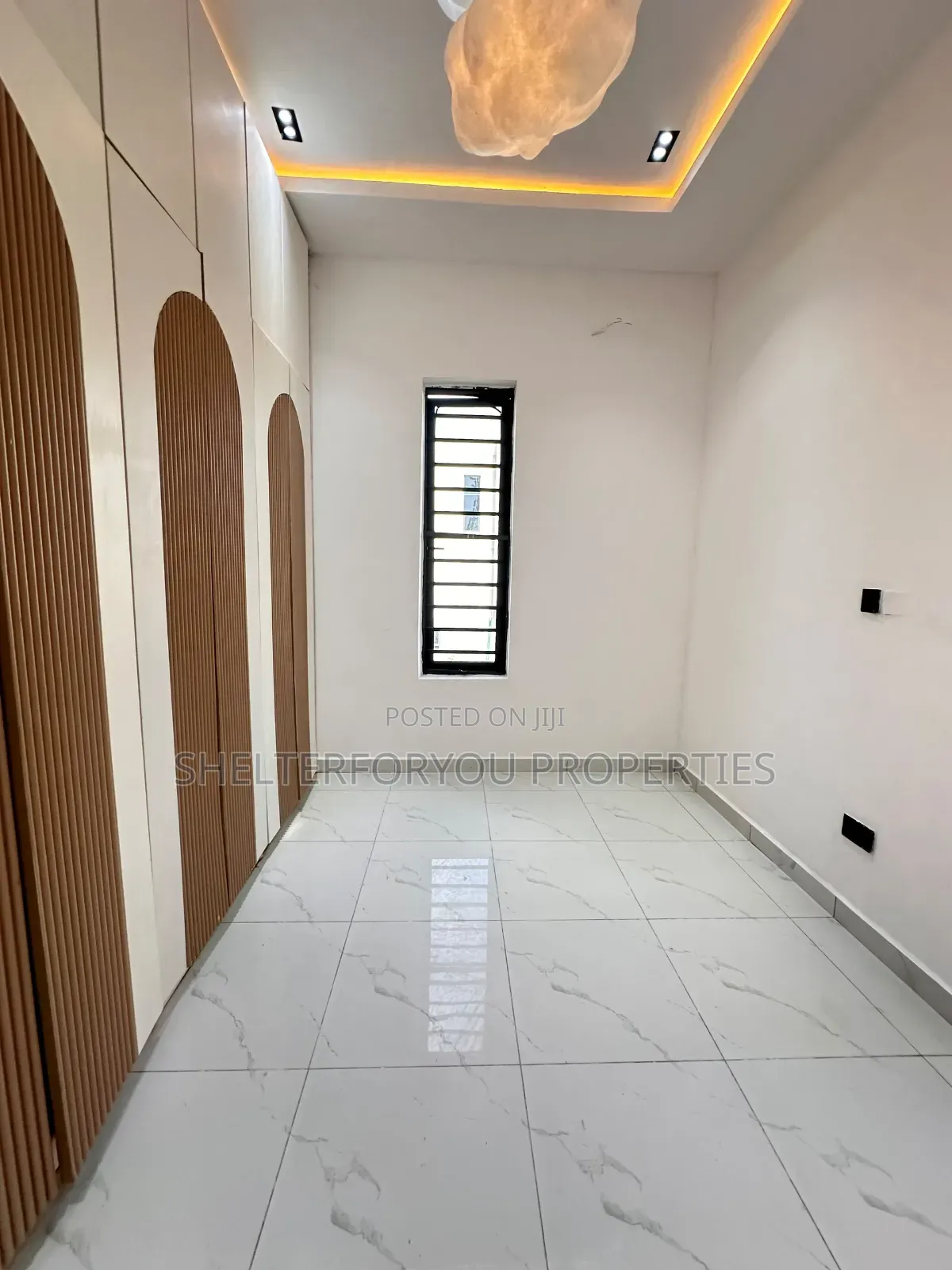 5bdrm Duplex in Idado for sale in Idado