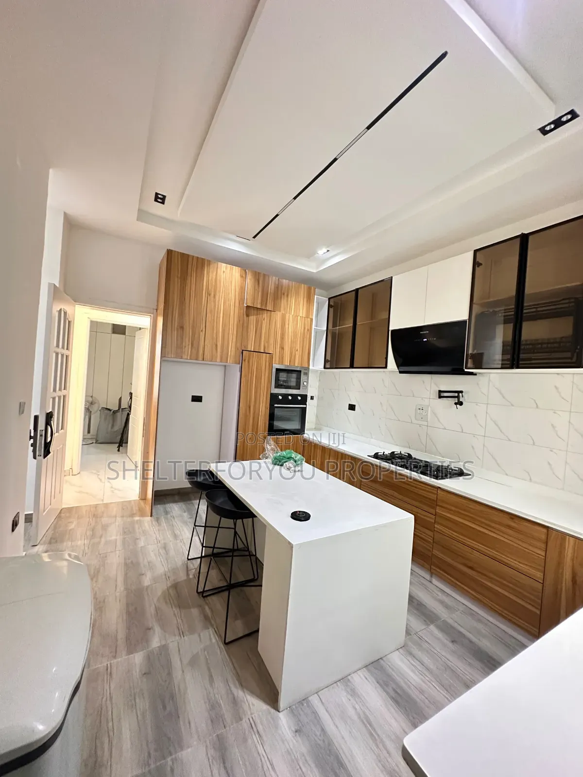 5bdrm Duplex in Idado for sale in Idado