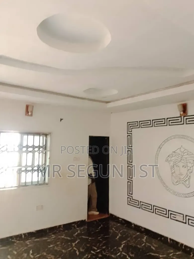 2bdrm Block of Flats in God'S Love Estate, Akala Express for rent in Akala Express