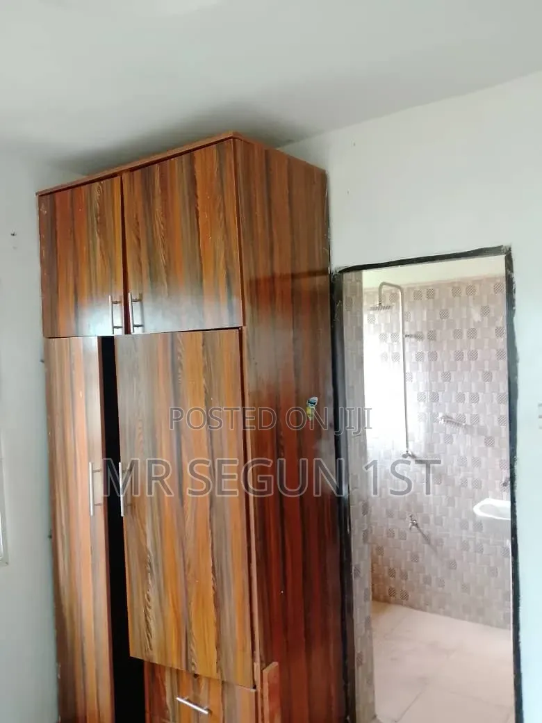 2bdrm Block of Flats in God'S Love Estate, Akala Express for rent in Akala Express