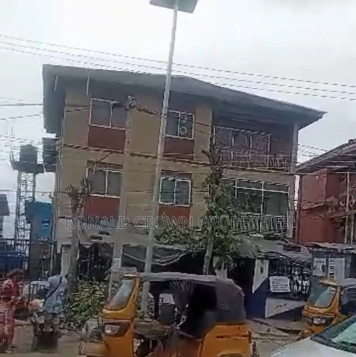 2bdrm Block of Flats in Okota for sale in Okota