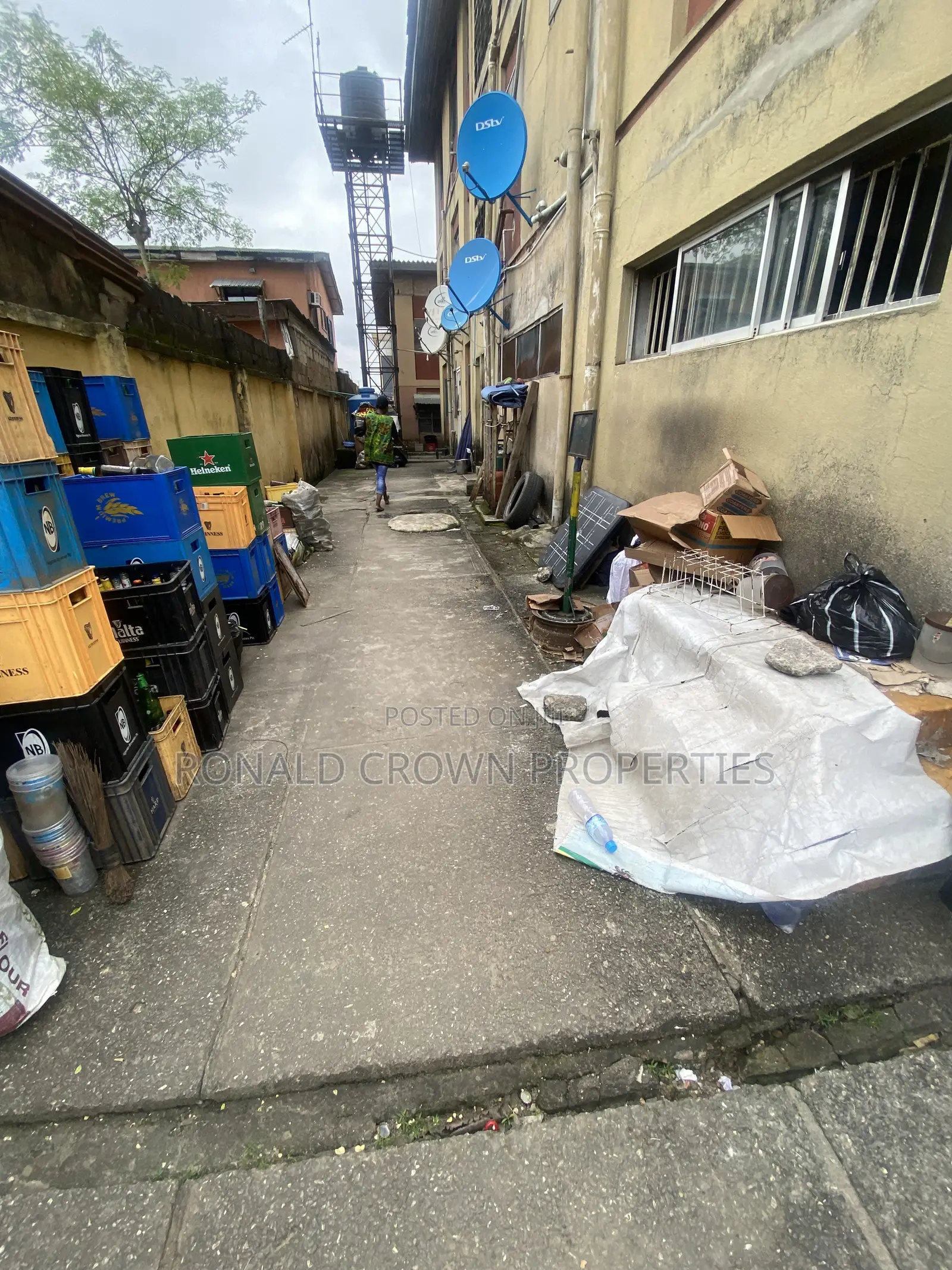 2bdrm Block of Flats in Okota for sale in Okota