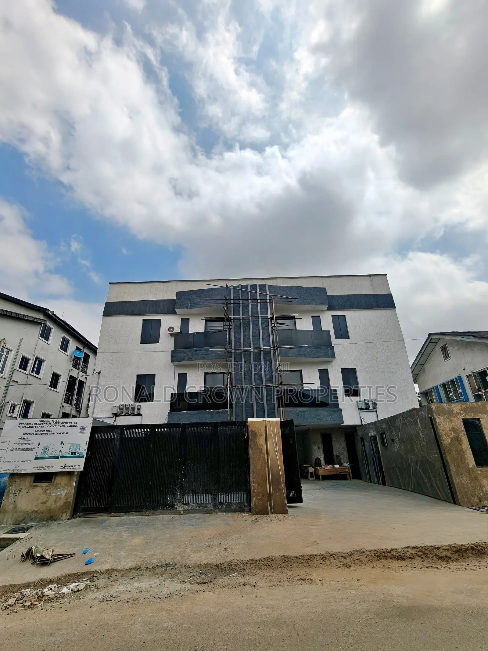 4bdrm Duplex in Sabo / Yaba for sale in Sabo / Yaba