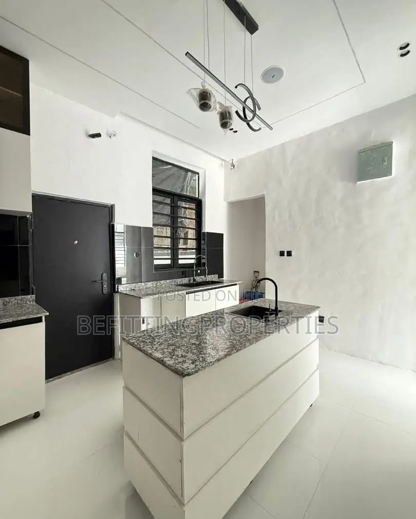 4bdrm Duplex in Lekki for sale in Lekki