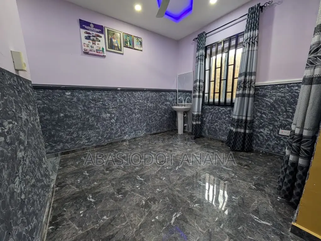 3bdrm Bungalow in Ring Road 3 Oron, Uyo for sale in Uyo