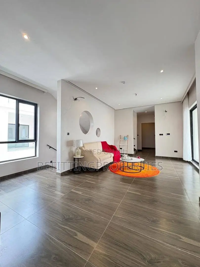 5bdrm Duplex in Lekki for sale in Lekki