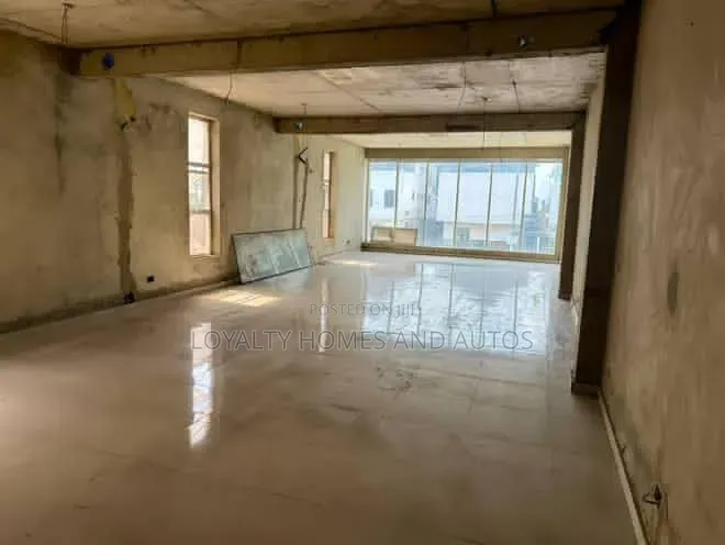 Commercial Building for Sale in Lekki Phase 1