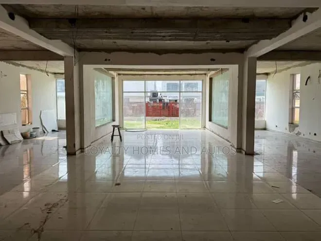 Commercial Building for Sale in Lekki Phase 1
