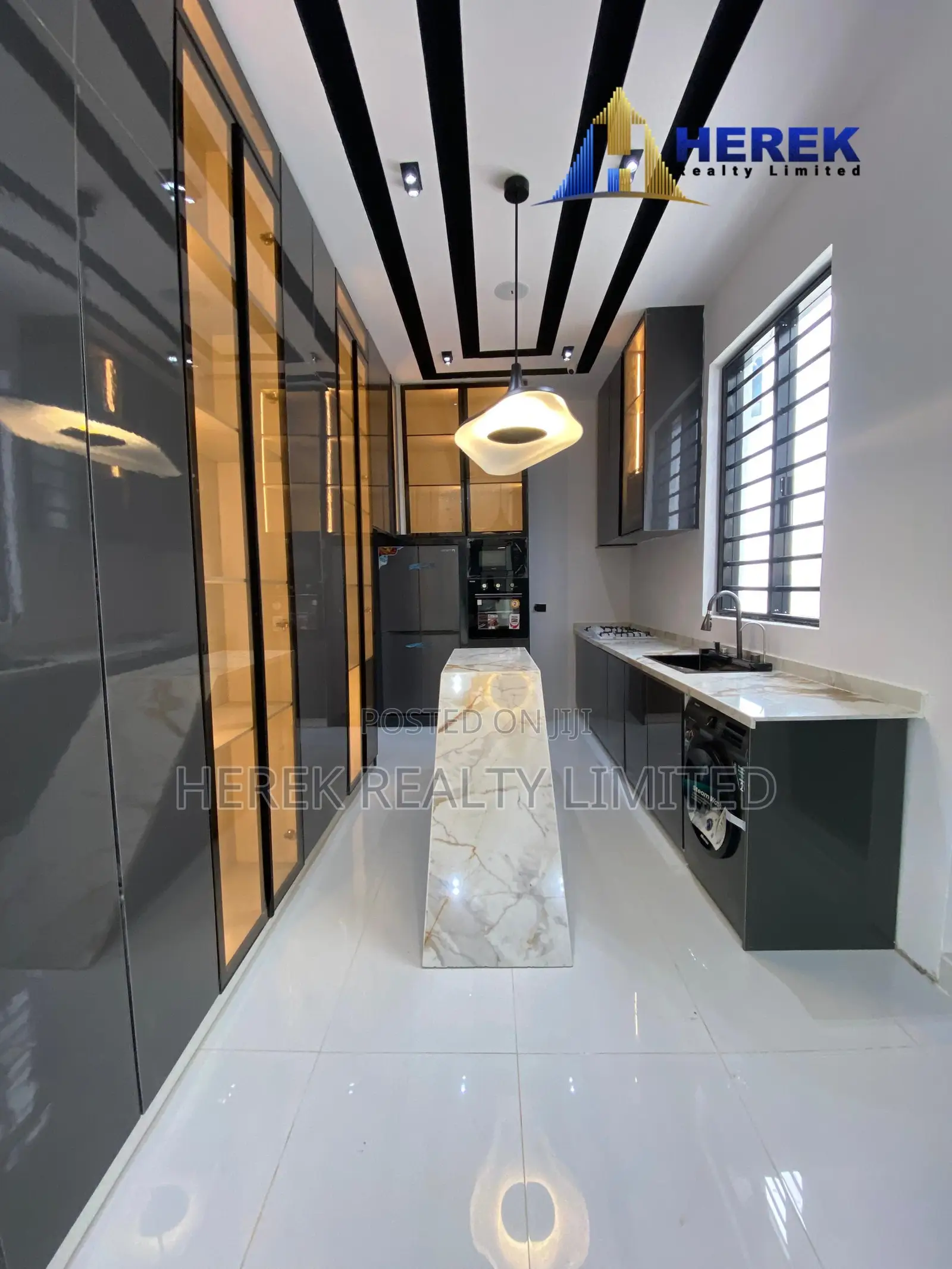 5bdrm Duplex in Ikota Villa for sale in Ikota