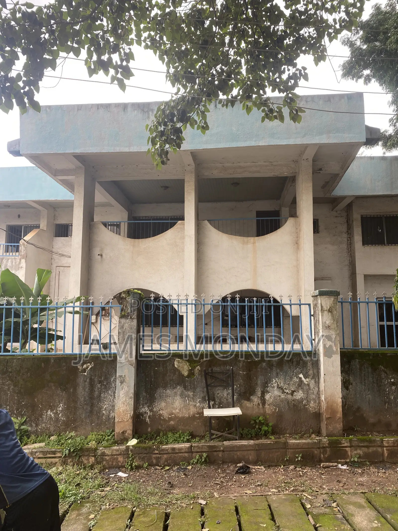8bdrm Duplex in Private Residence, Area 8 for rent in Area 8
