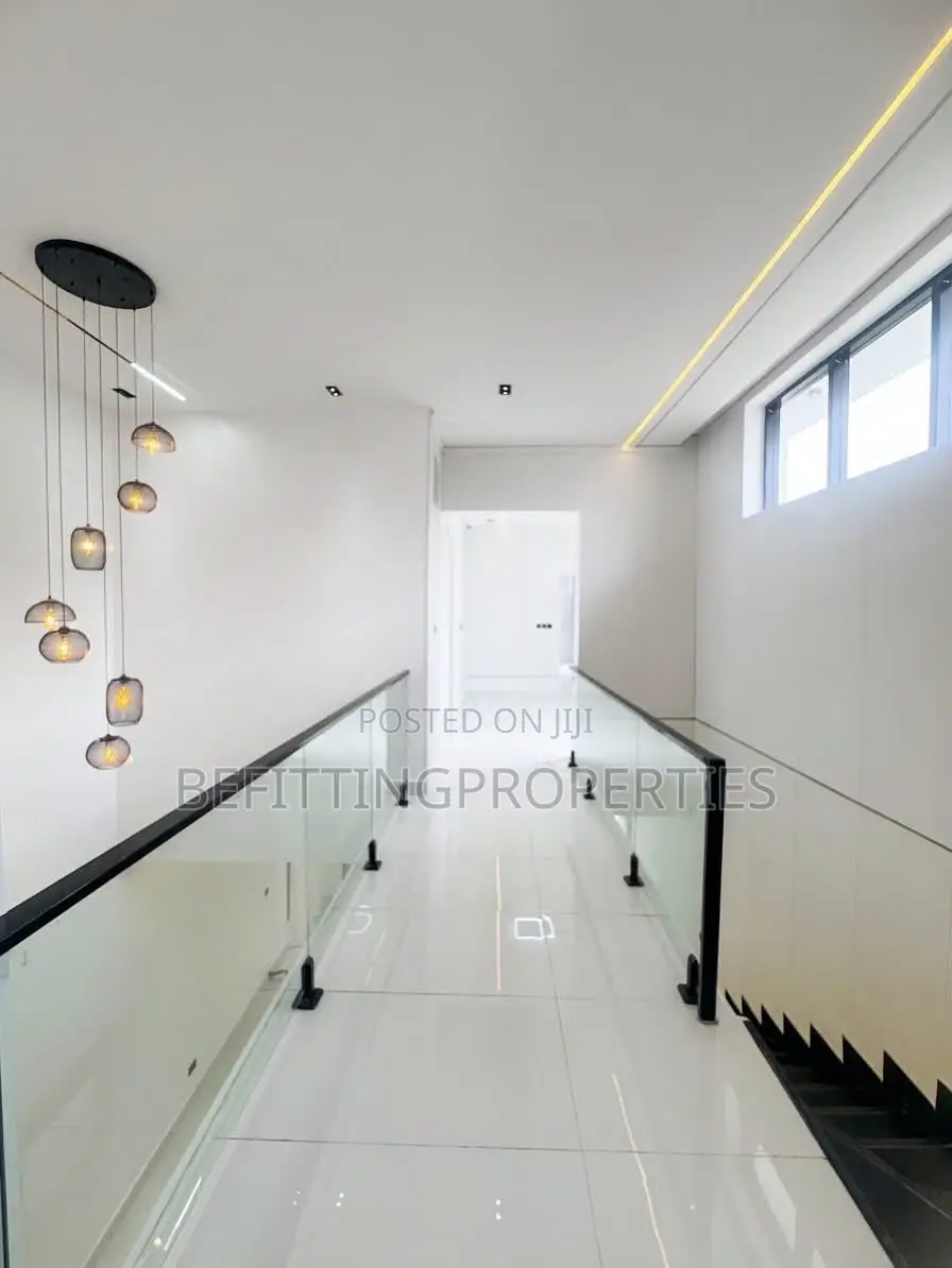 5bdrm Duplex in Lekki for sale in Lekki