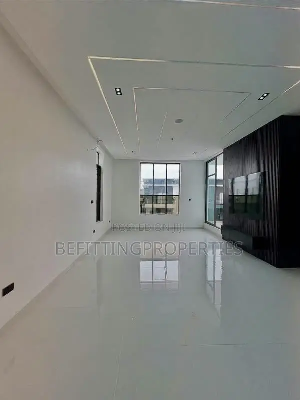 5bdrm Duplex in Ajah for sale in Ajah
