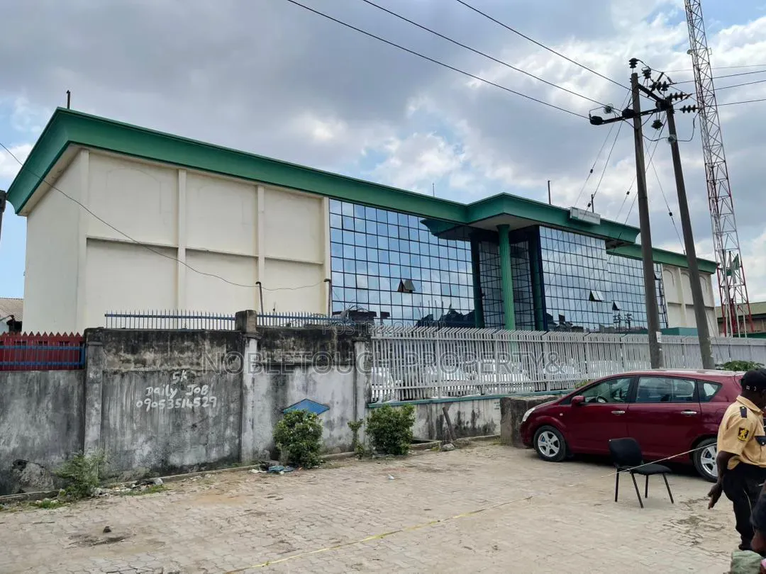 Industrial Warehouse Along Agege Motor Rd Mushin in Pen Cinema