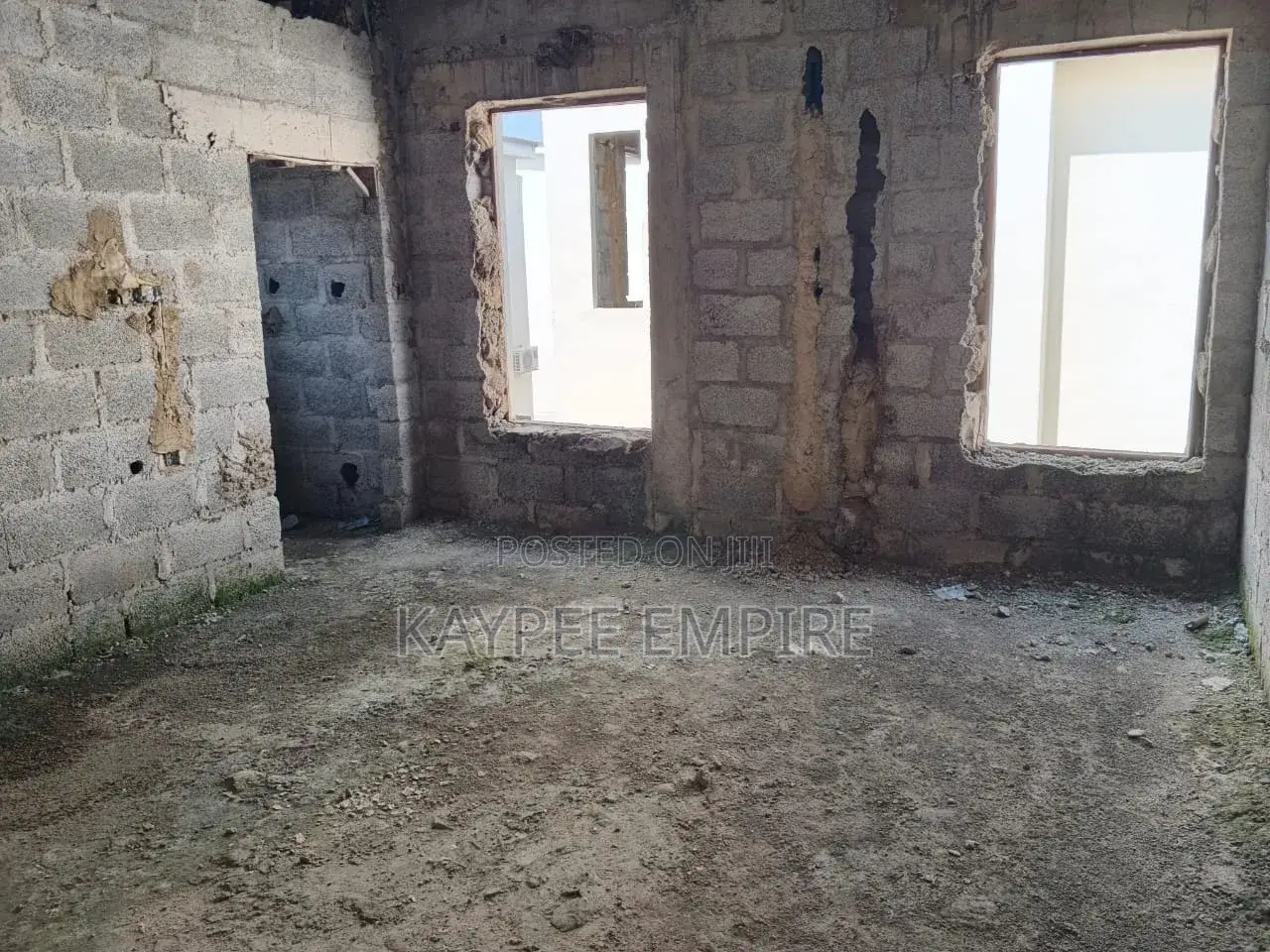 6bdrm Duplex in Life Camp for sale in Life Camp