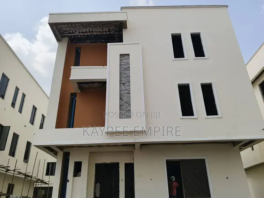 6bdrm Duplex in Life Camp for sale in Life Camp