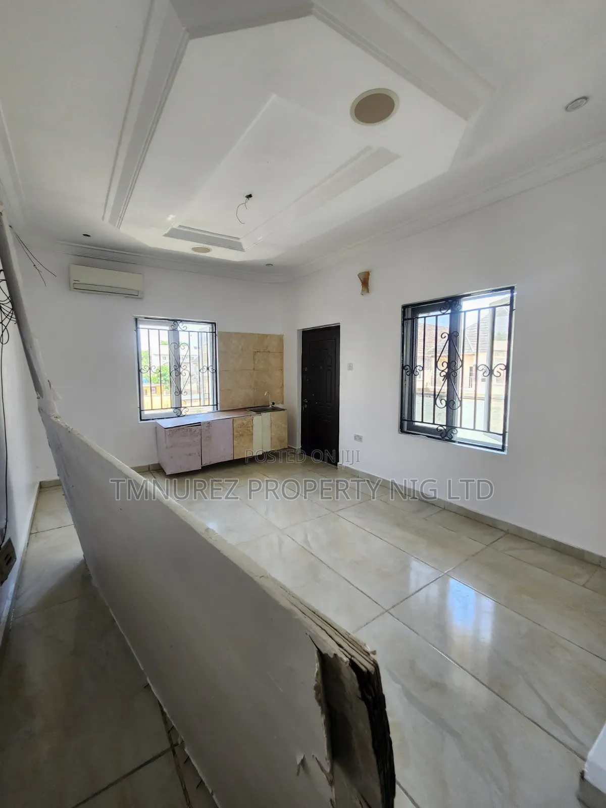 Mini Flat in Chevron for rent in Chevron