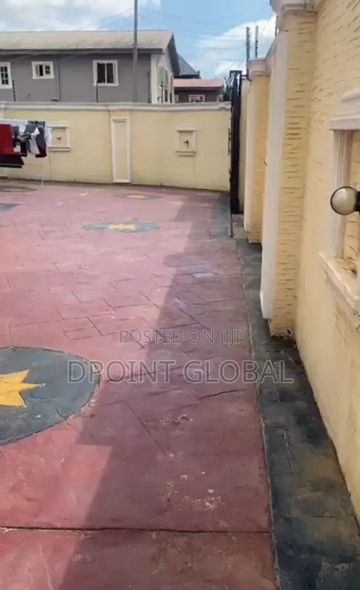 5bdrm Duplex in In Estate, Iyana Ipaja for sale in Iyana Ipaja