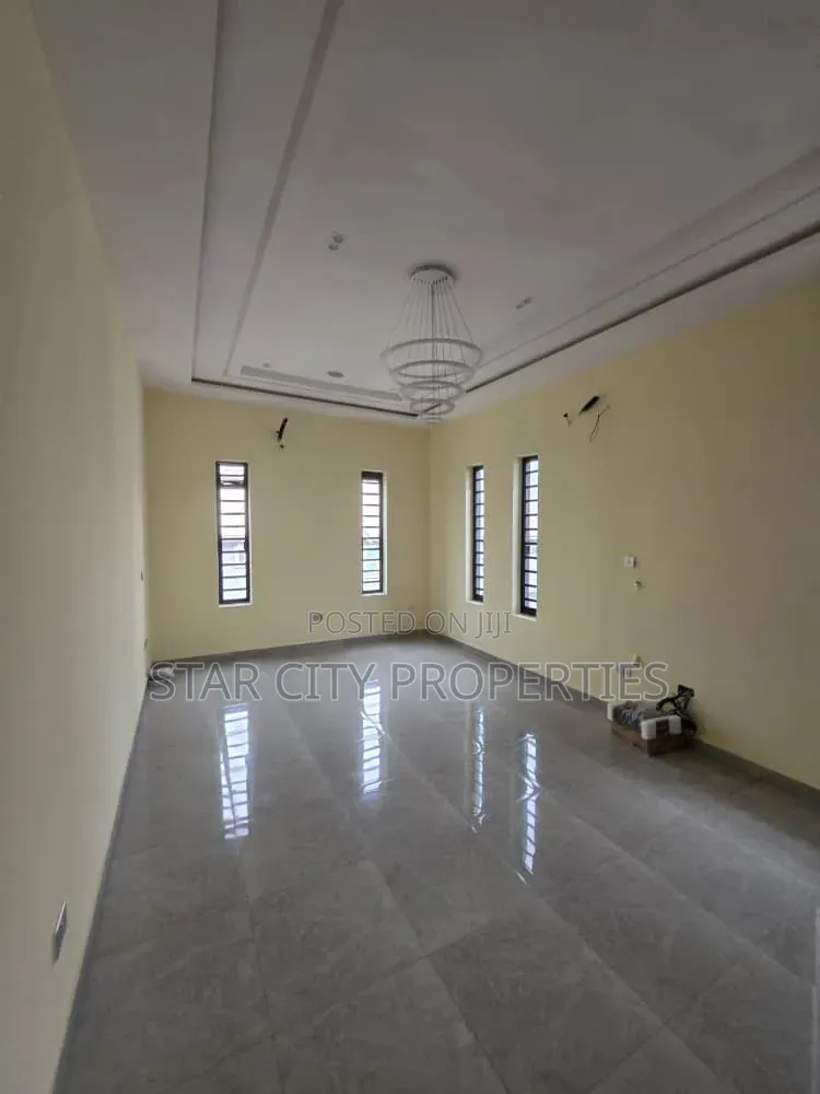 5bdrm Duplex in Omole Phase 2 for sale in Omole Phase 2