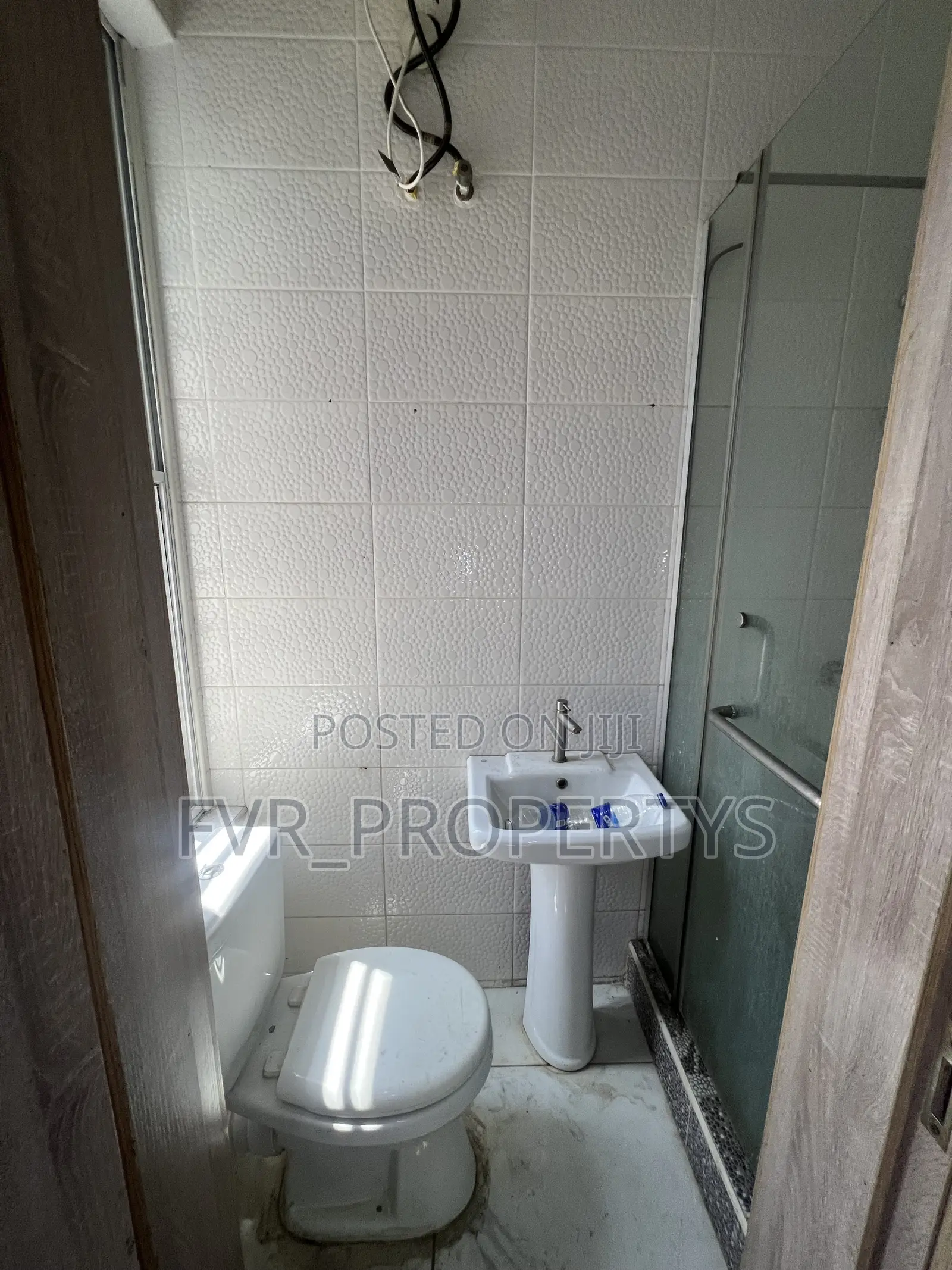 Mini Flat in Ikota for rent in Ikota
