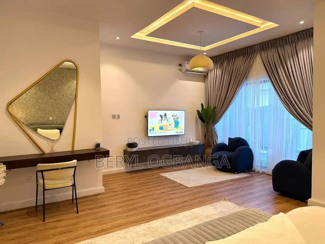 Premium 1 Bedroom Apartment With Rooftop Swimming Pool in Lekki Phase 1