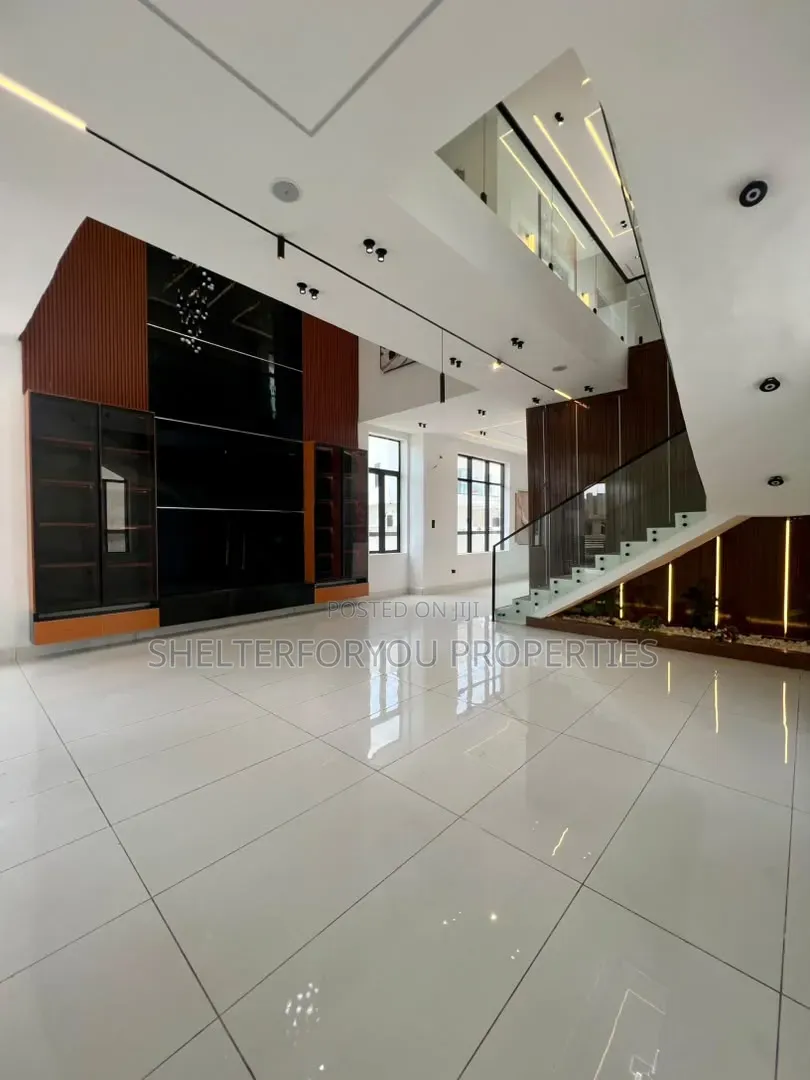 5bdrm Duplex in Lekki Expressway for sale in Lekki Expressway