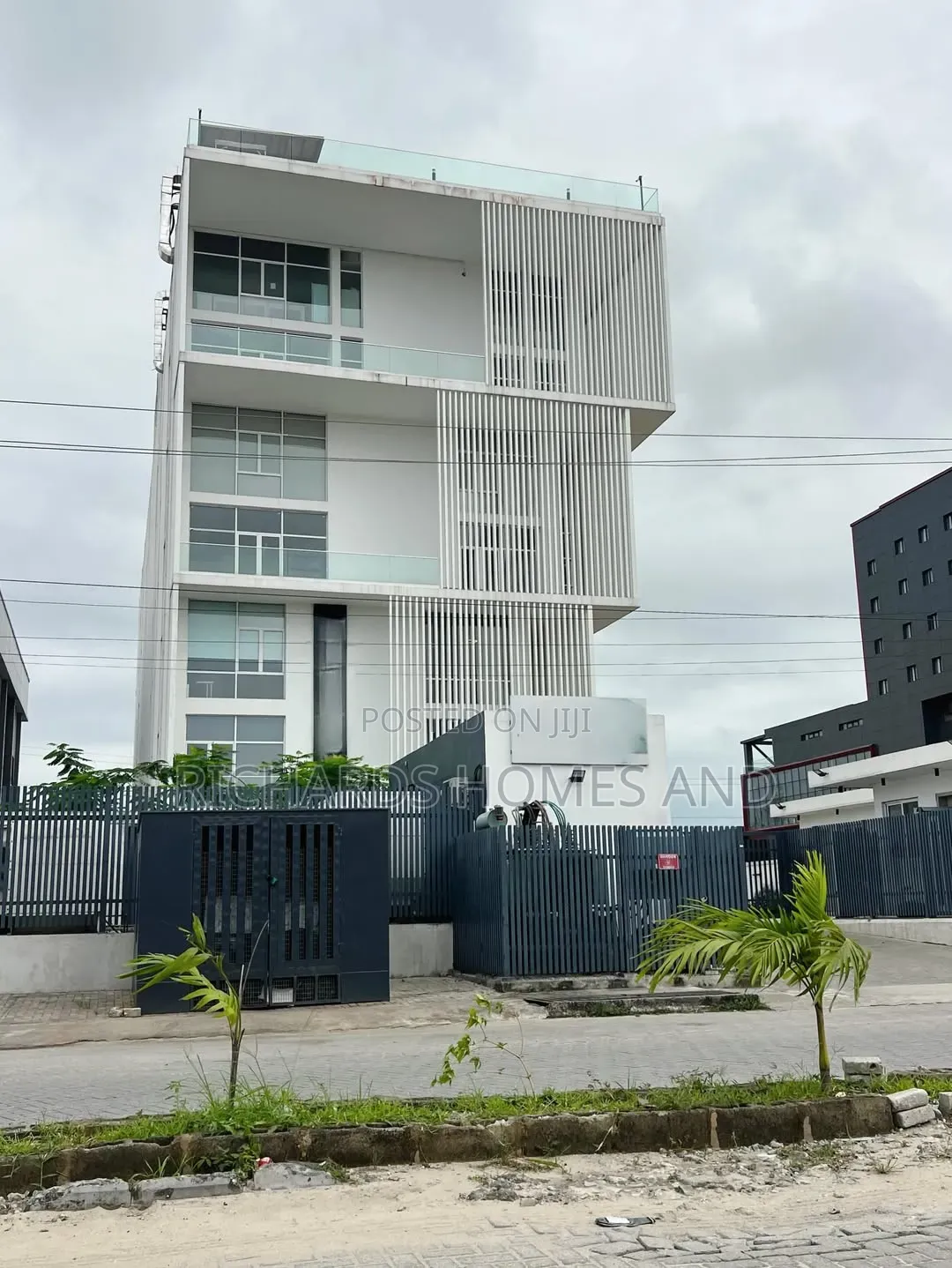 Commercial Space for Rent in Lekki Phase 1 in Lekki Phase 1