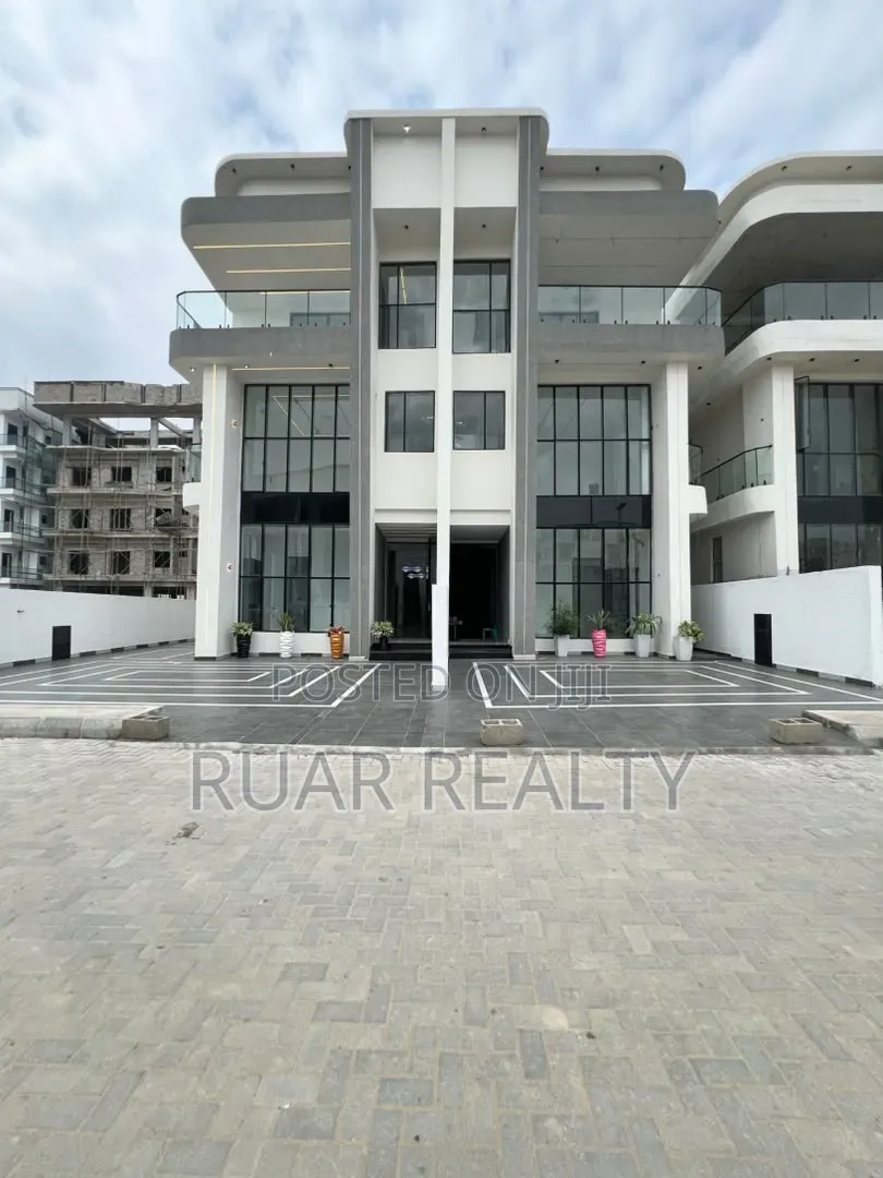 5bdrm Duplex in Lekki Phase 1 for sale in Lekki Phase 1