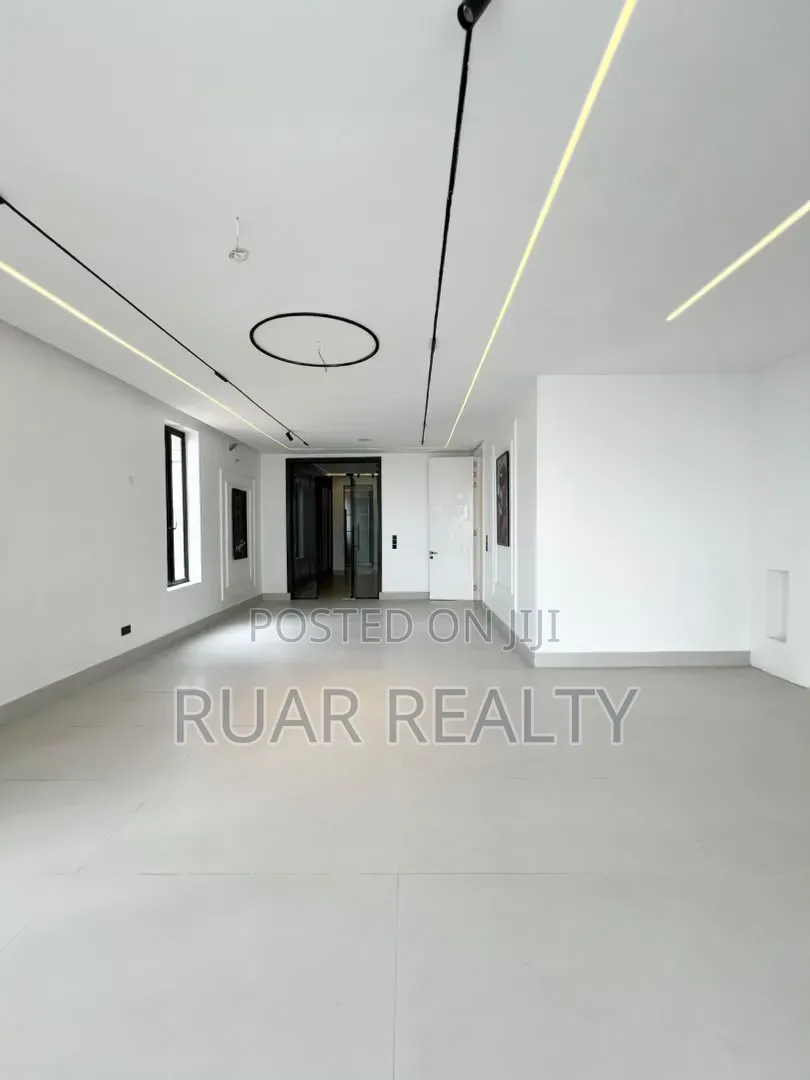 5bdrm Duplex in Lekki Phase 1 for sale in Lekki Phase 1