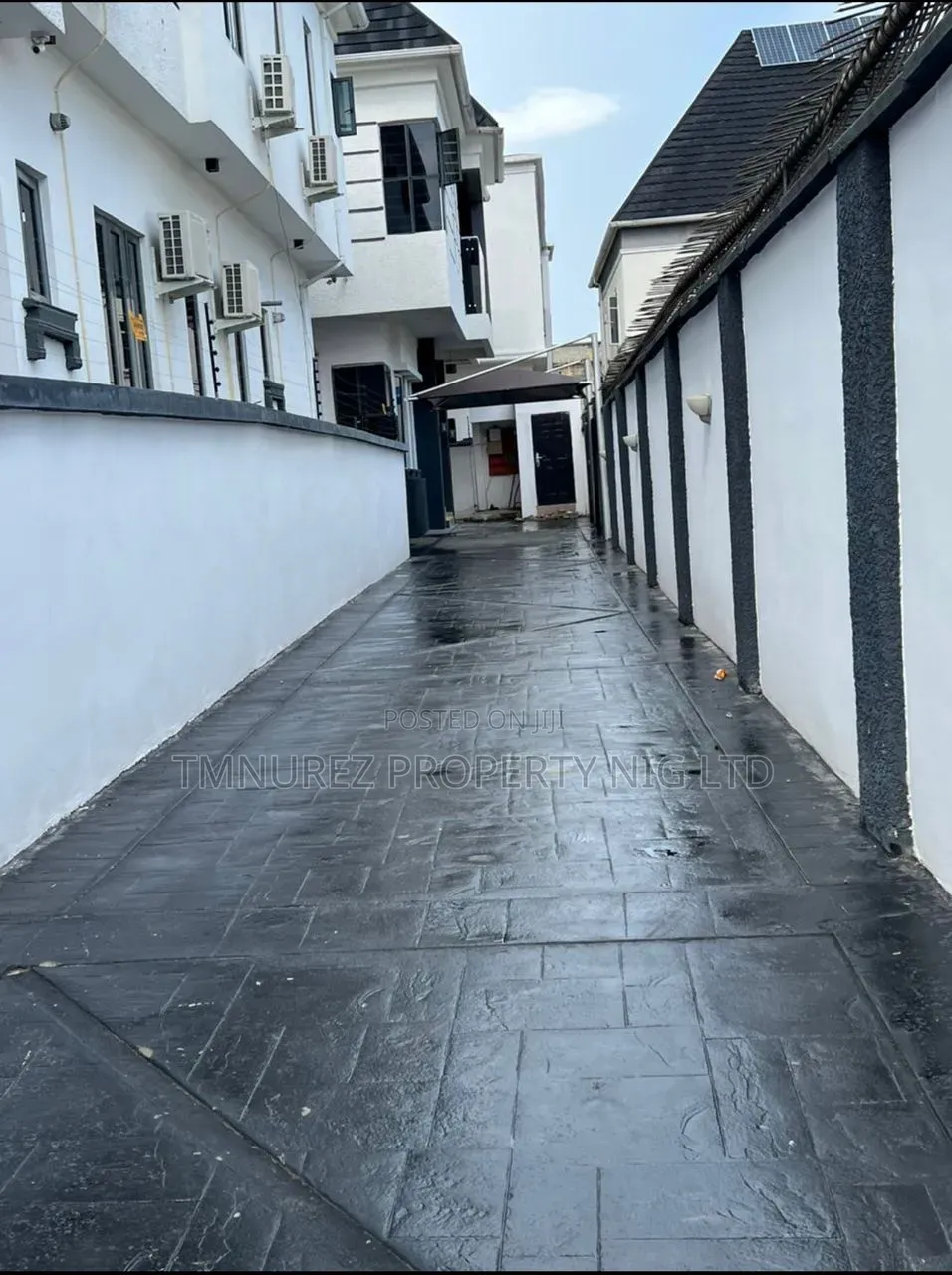 5bdrm Duplex in Chevron for rent in Chevron
