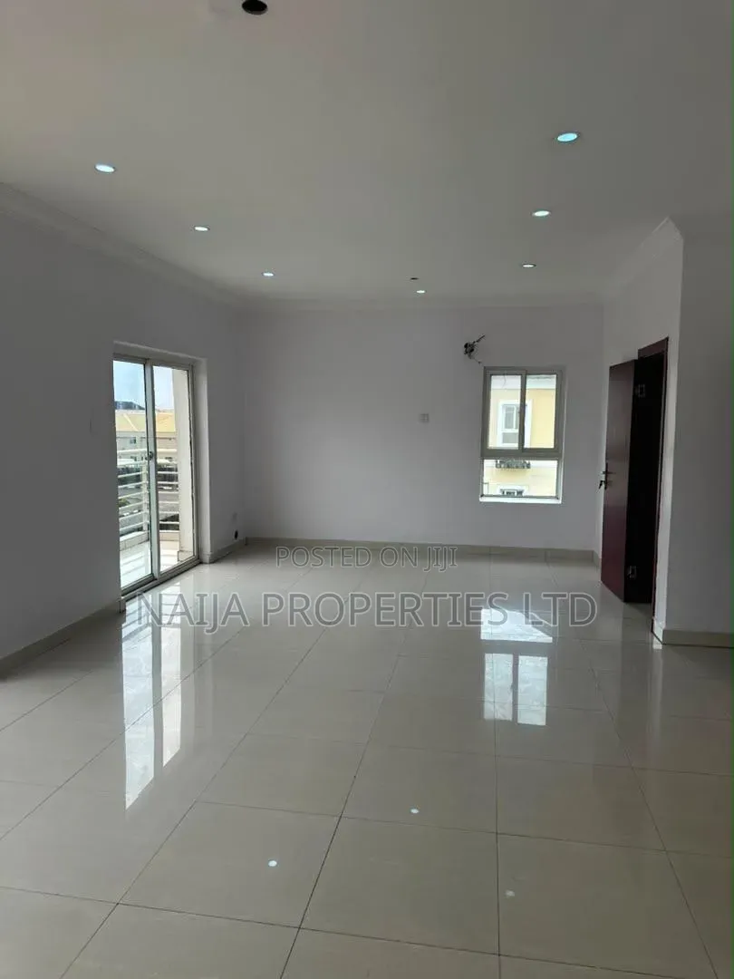 3bdrm Penthouse in Cromwell Estate, for rent in Chevron