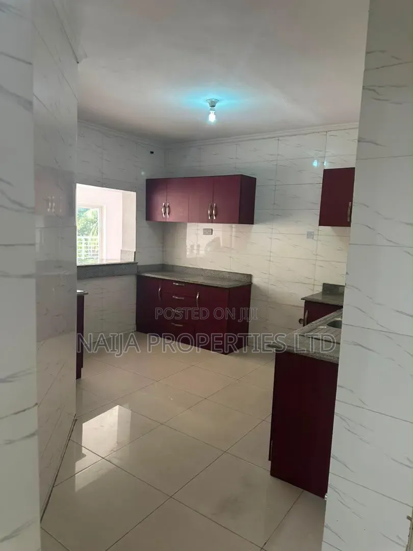 3bdrm Penthouse in Cromwell Estate, for rent in Chevron