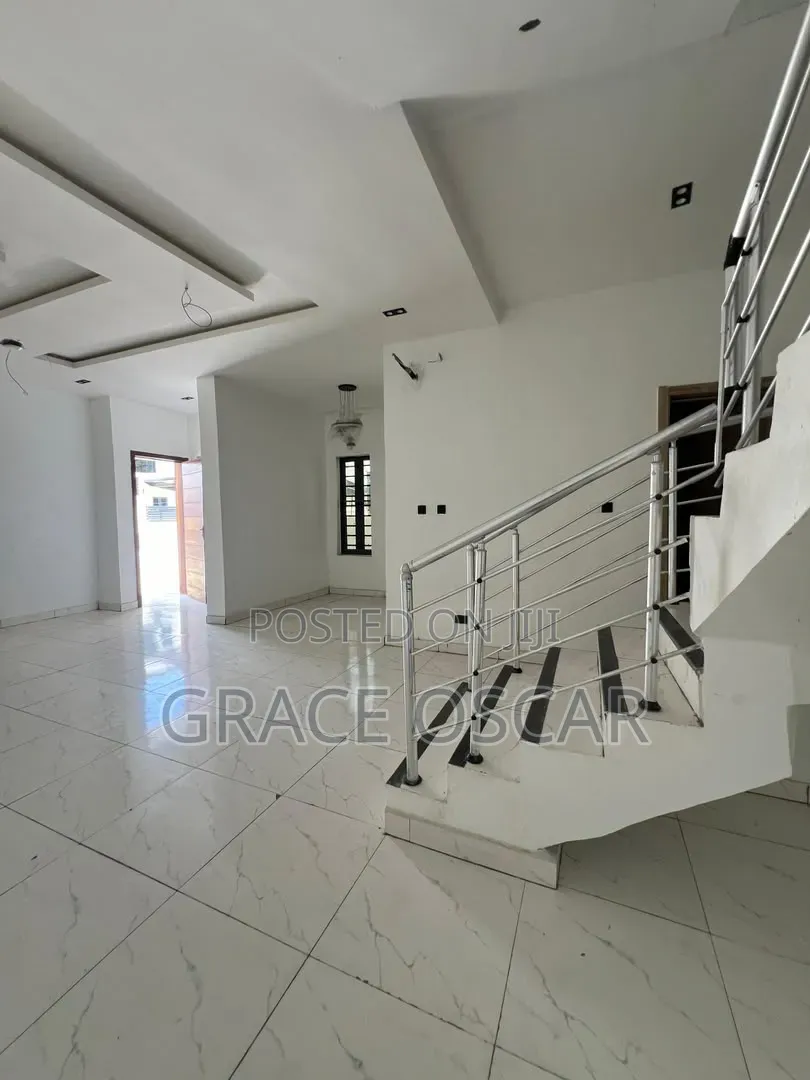 4bdrm Duplex in Lekki Expressway for rent in Lekki Expressway