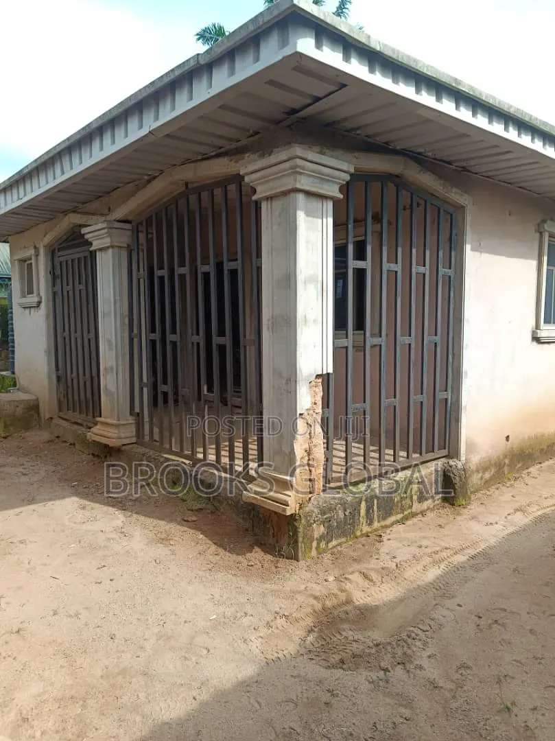 3bdrm Bungalow in Benin City for sale in Benin City