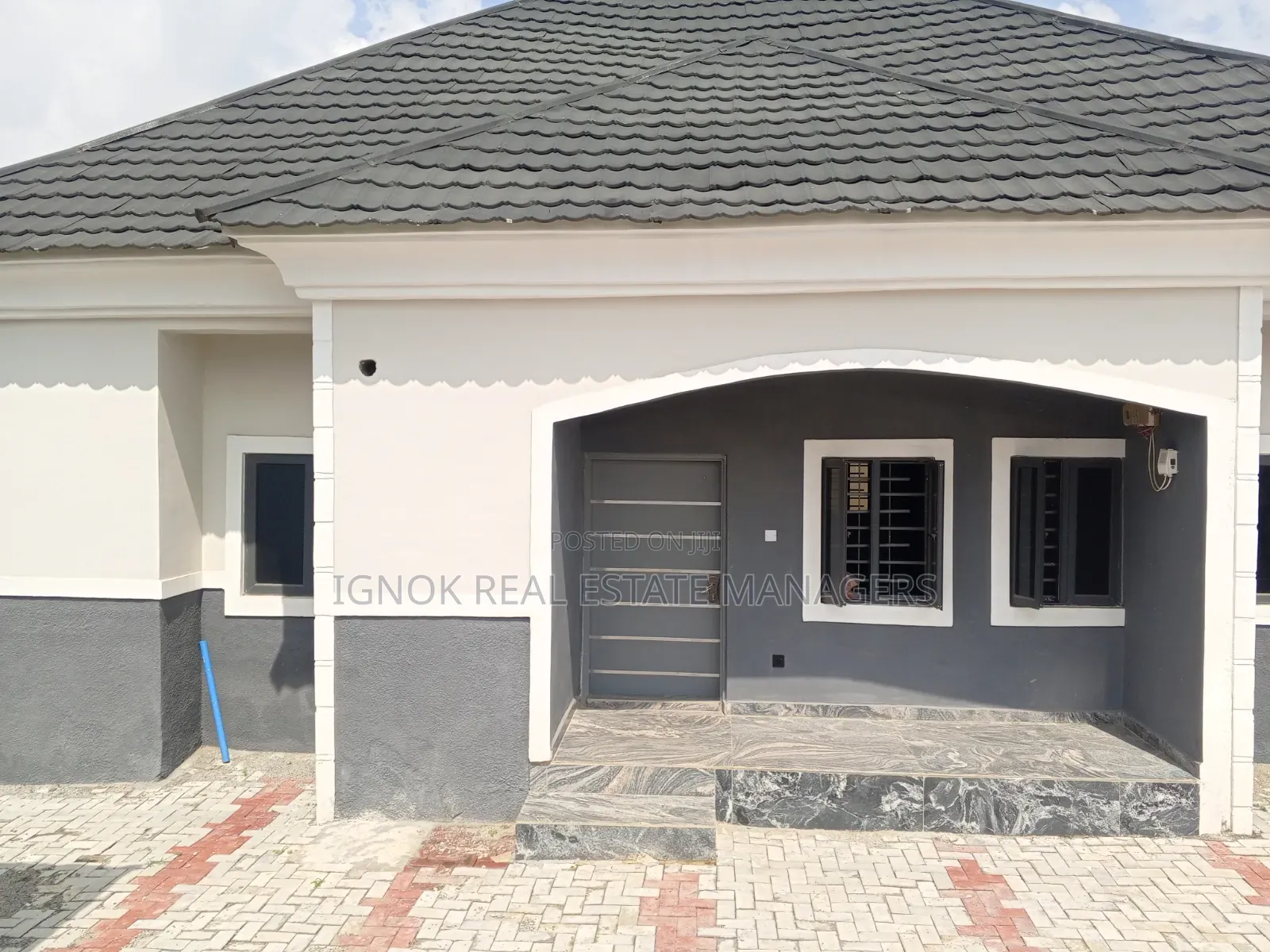3bdrm Bungalow in Gwarinpa Extension, Life Camp for sale in Life Camp