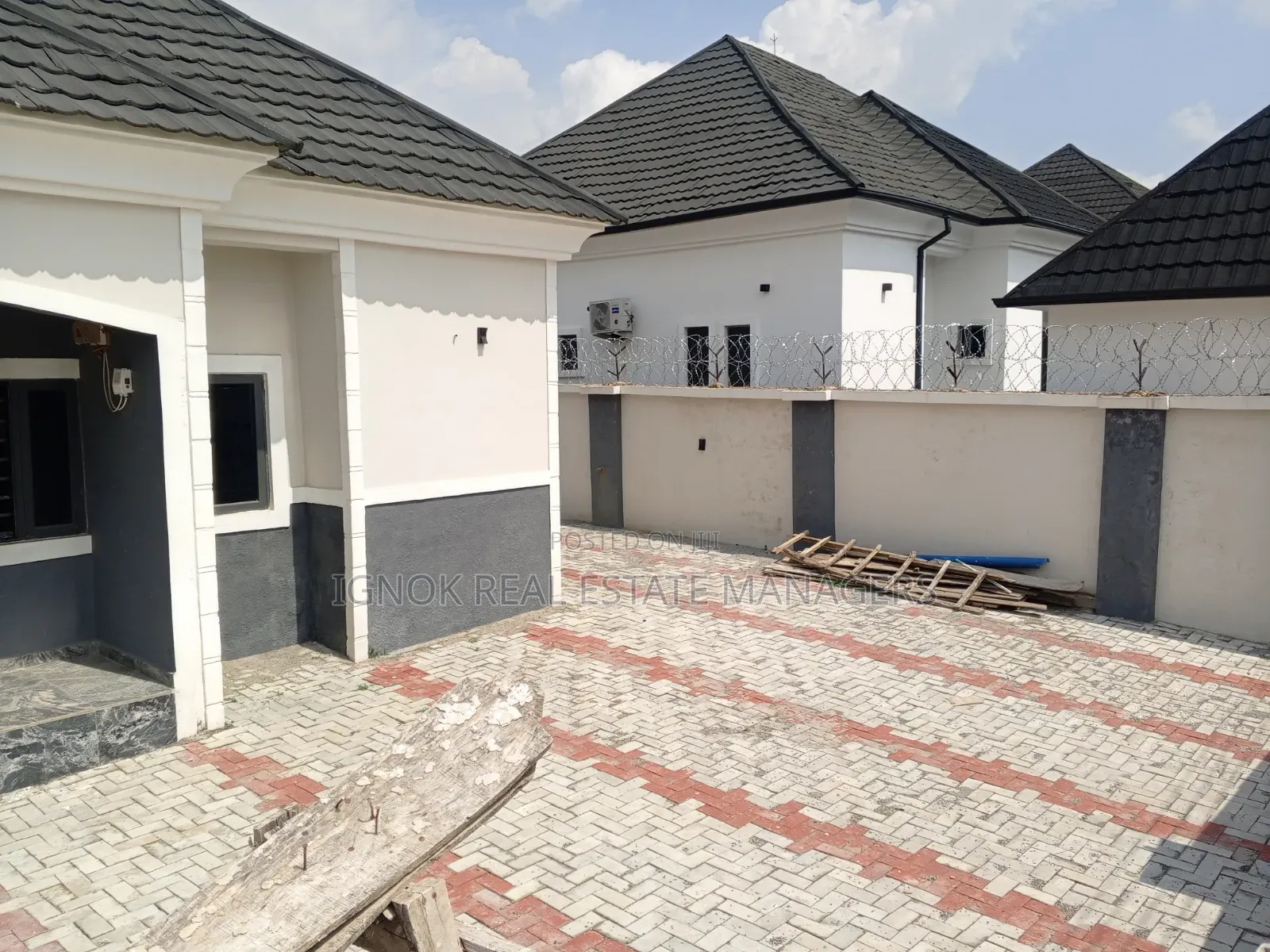 3bdrm Bungalow in Gwarinpa Extension, Life Camp for sale in Life Camp