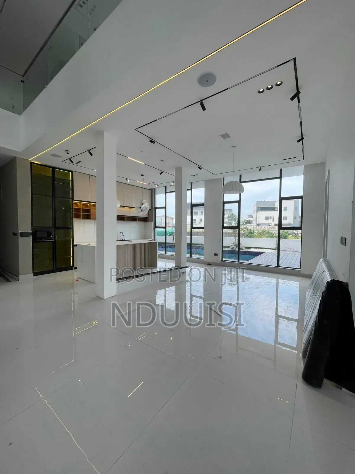 5bdrm Duplex in Osapa london for sale in Osapa london