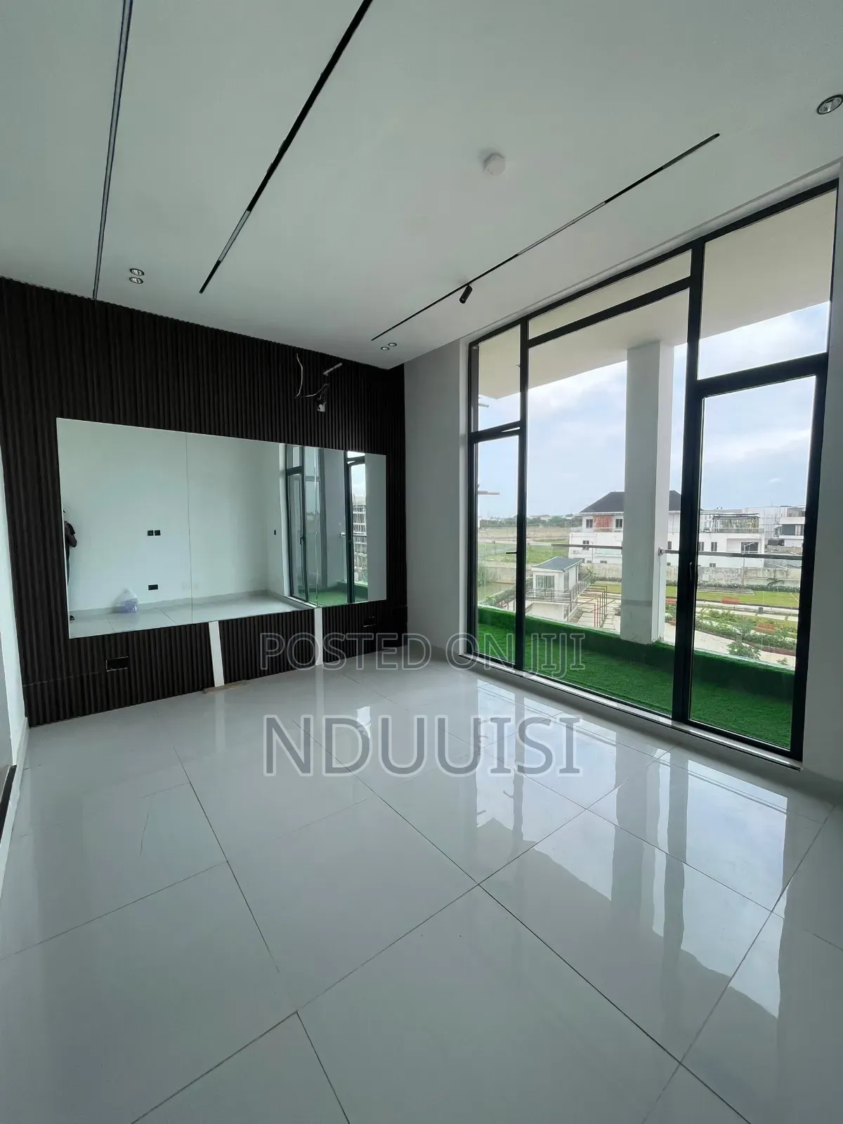 5bdrm Duplex in Osapa london for sale in Osapa london