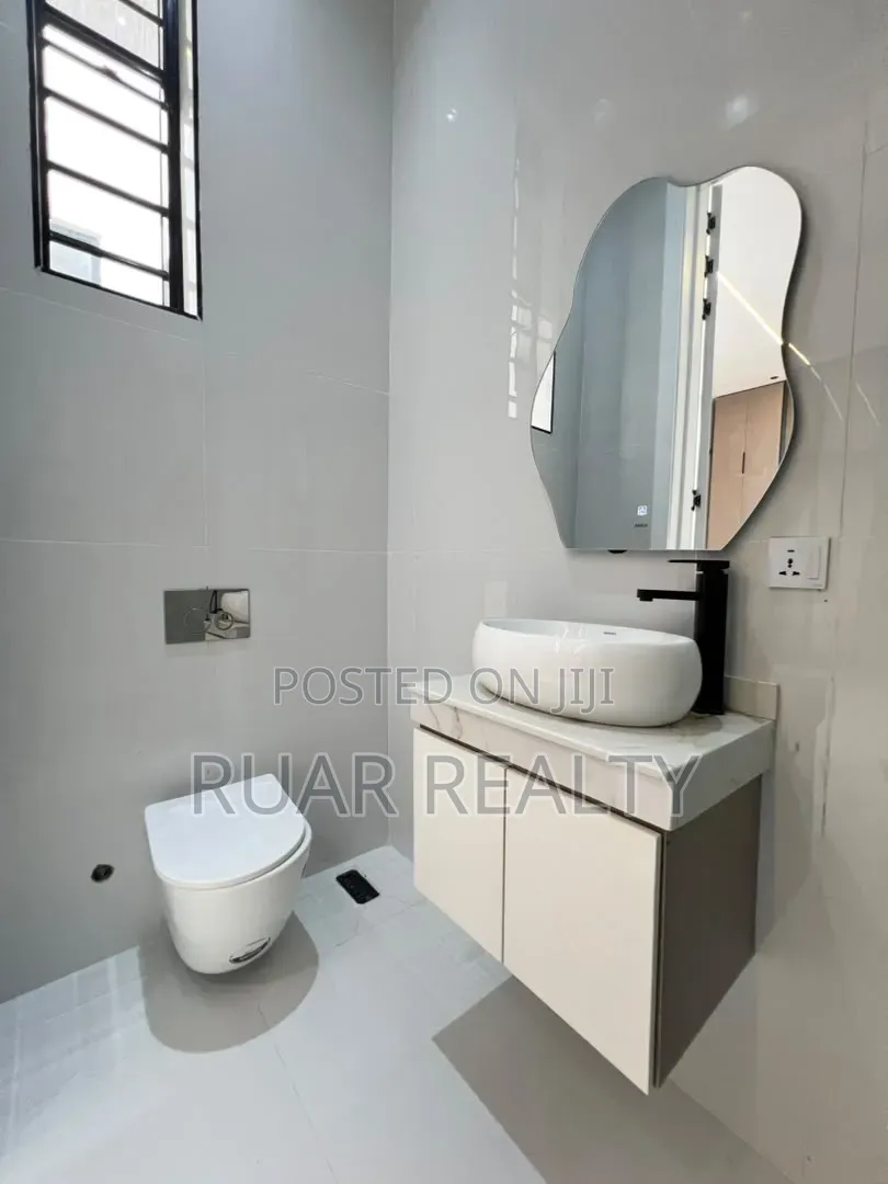 5bdrm Duplex in Lekki Expressway for sale in Lekki Expressway
