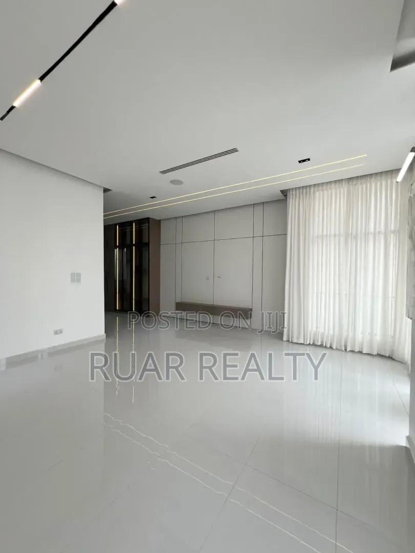 5bdrm Duplex in Lekki Expressway for sale in Lekki Expressway