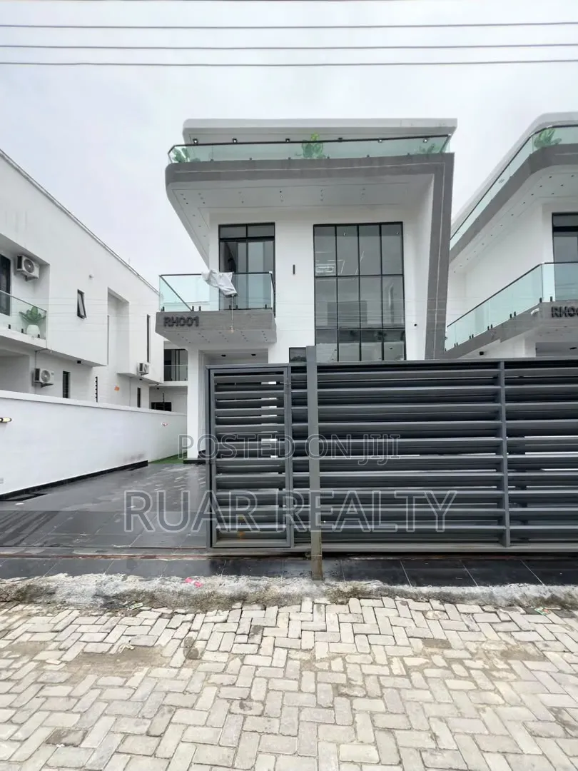 5bdrm Duplex in Chevron for sale in Chevron