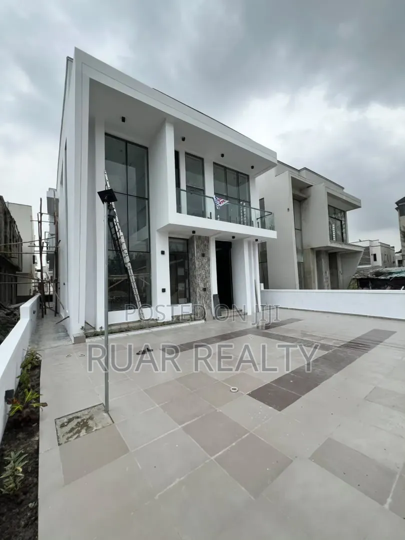 5bdrm Duplex in Ikota for sale in Ikota