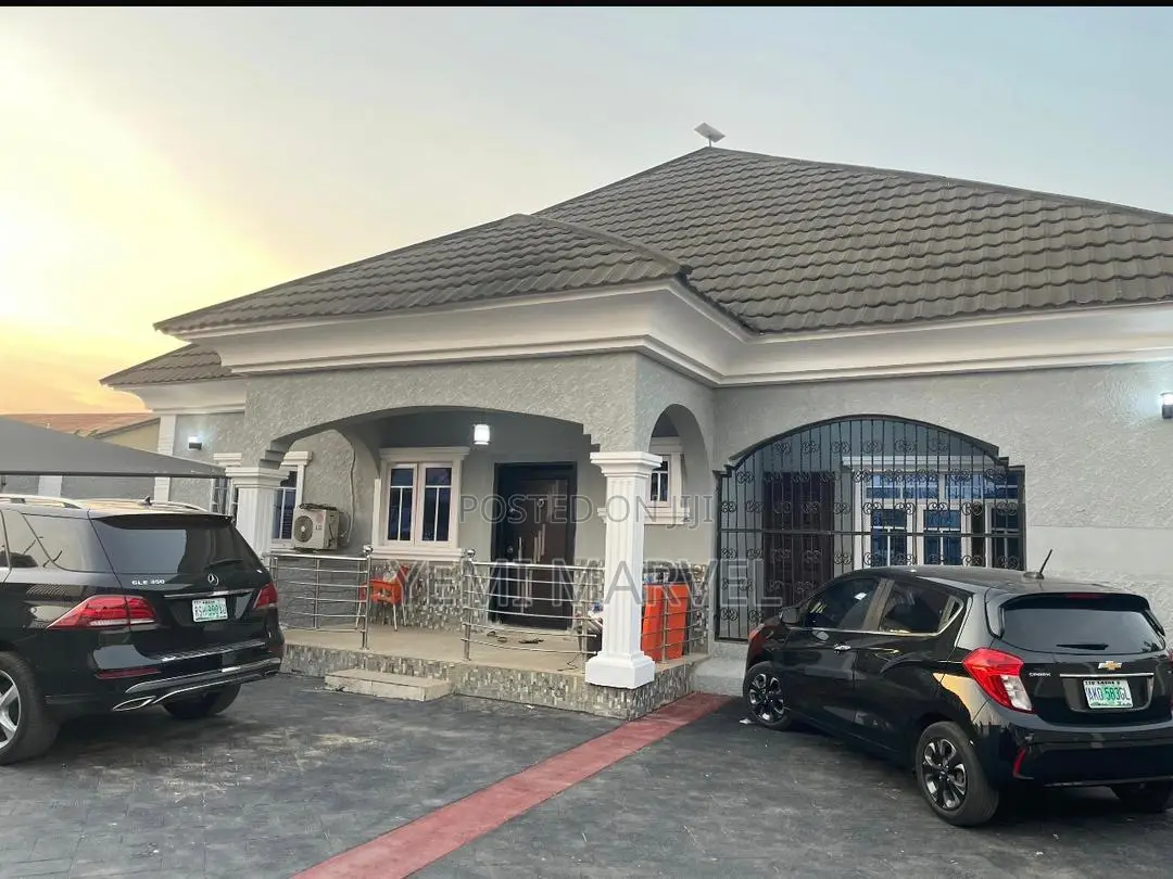 3bdrm Bungalow in Gbopa, Ologuneru for sale in Ologuneru